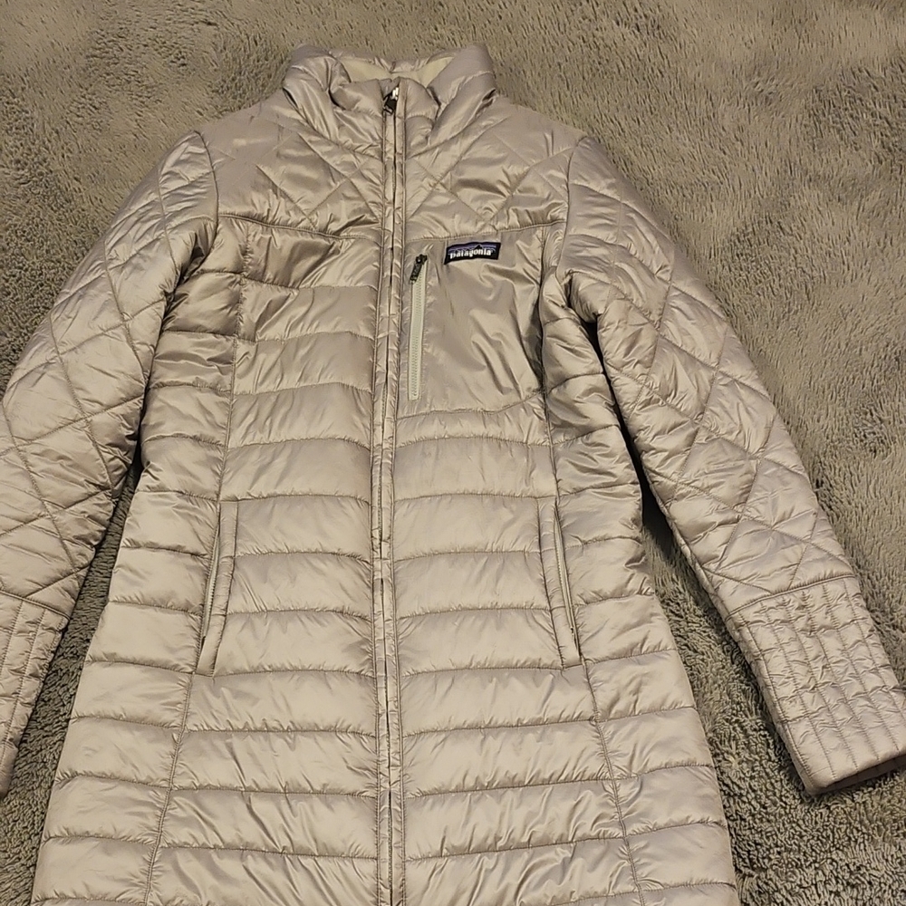 Patagonia Women's Quilted Puffer Jacket - Silver